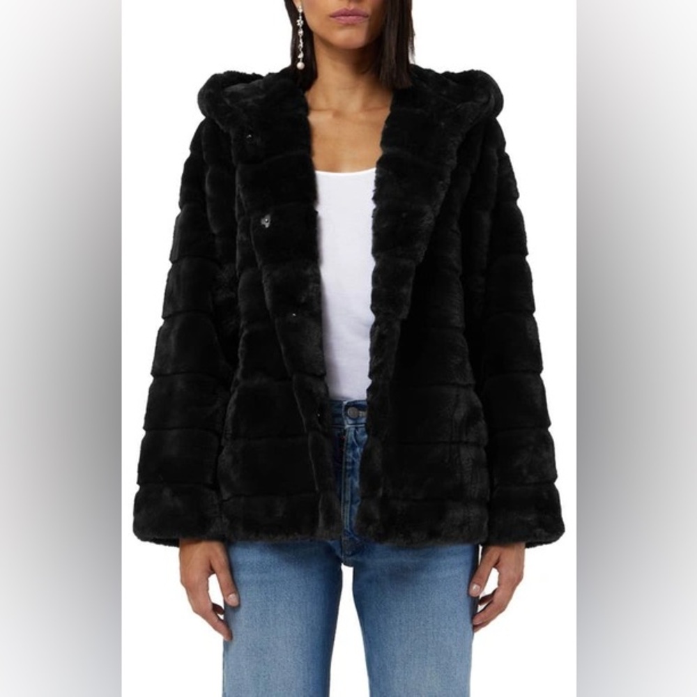Women’s APPARIS Goldie Black Faux Fur Hooded Short Coat XS Chic Grunge Cozy - Picture 3 of 16